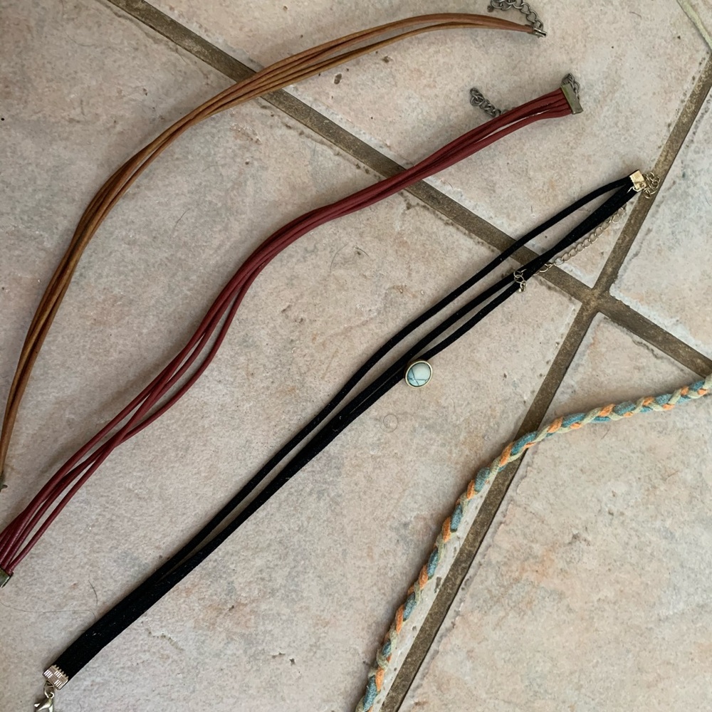 VARIETY OF CHOKERS